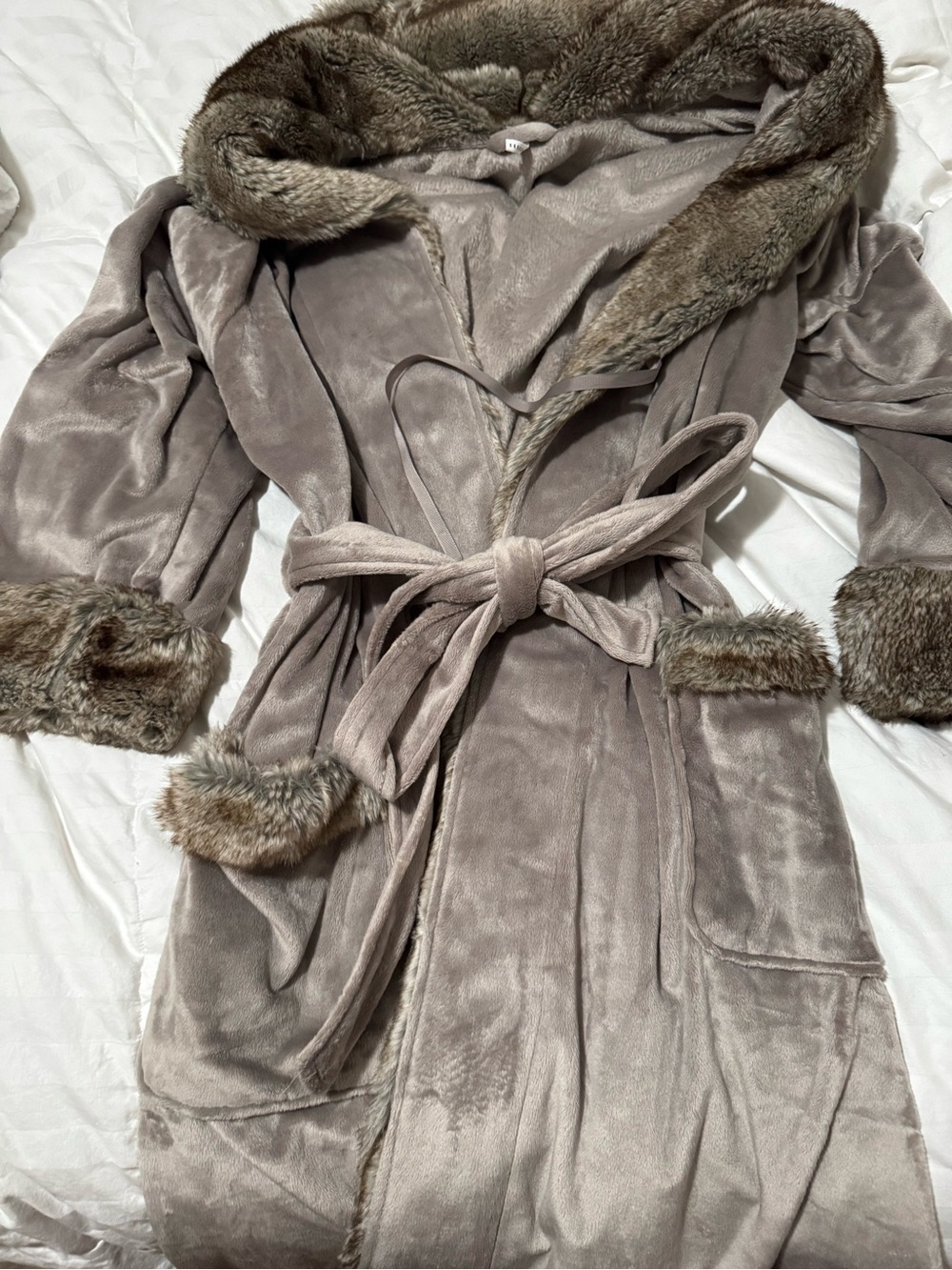 Pottery Barn Taupe Plush Robe with Faux-Fur Trim with letter “B” personalized